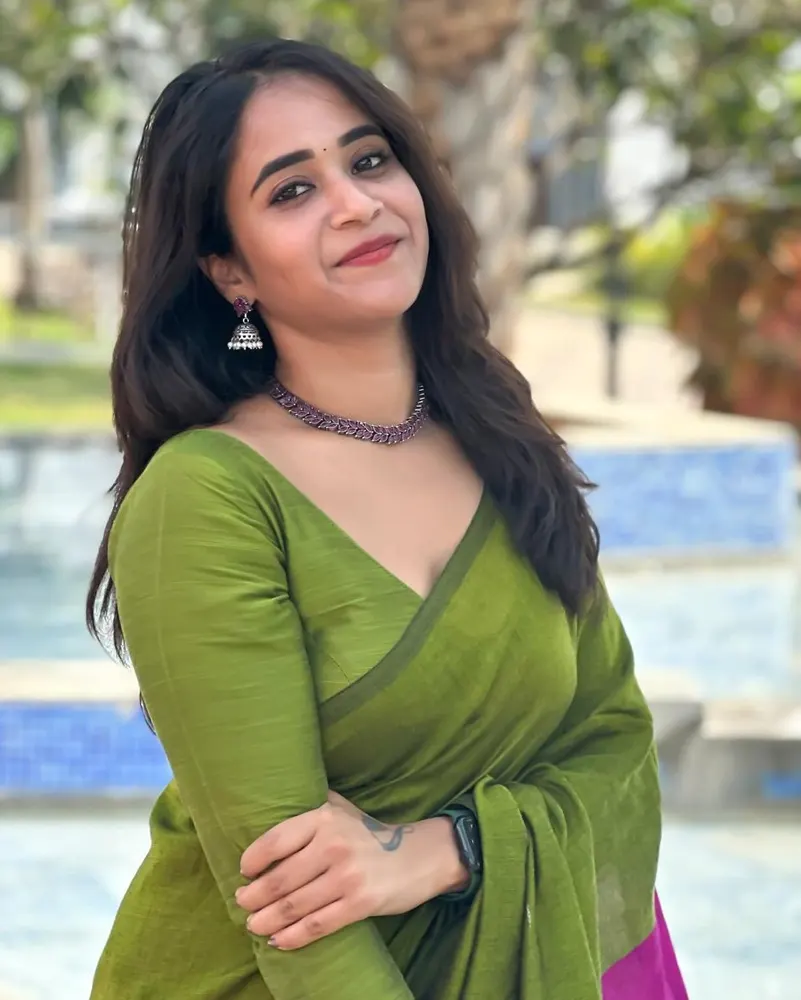 The Journey of Deepthi Sunaina: Age, Net Worth, and Beauty Beyond the Screen