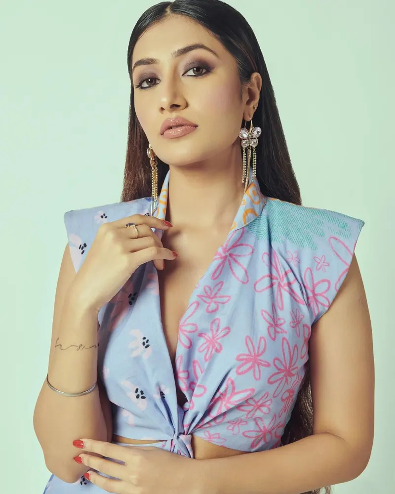 Dhanashree Verma Unveiled: Exploring the Journey of a Dance Sensation