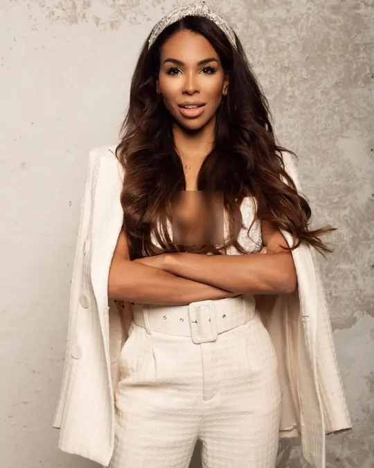 Aryee Claudia Dedei - This is Most Sexiest Hungarian Instagram Fashion Models
